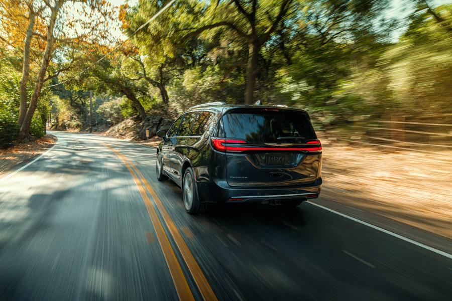 Chrysler Pacifica Pinnacle AWD (RU) 2020 года  (фото 33 из 82)